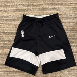 Nike Players Play Athletic Shorts XS Boys Youth